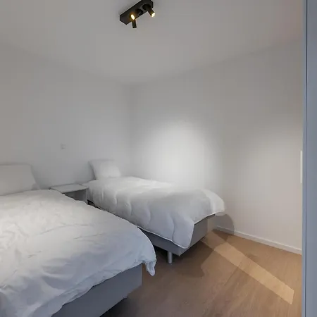 Newly Built For 6 People By The Sea * Lombardsijde