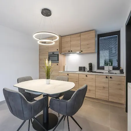 Newly Built For 6 People By The Sea * Lombardsijde