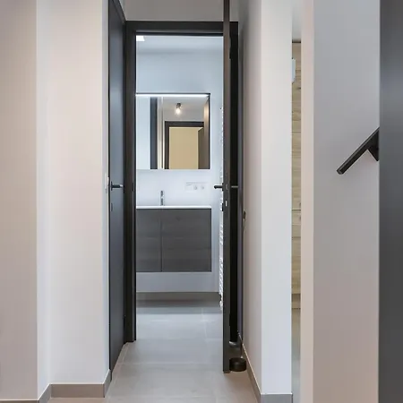 Newly Built For 6 People By The Sea * Lombardsijde