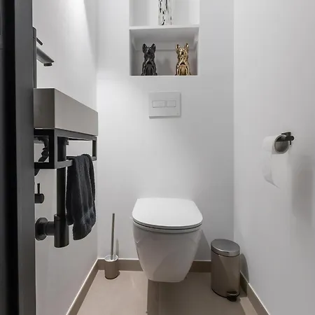 別荘 Newly Built For 6 People By The Sea *