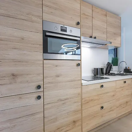 Newly Built For 6 People By The Sea 別荘 *