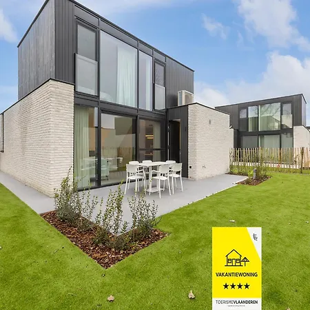 Newly Built For 6 People By The Sea * Lombardsijde